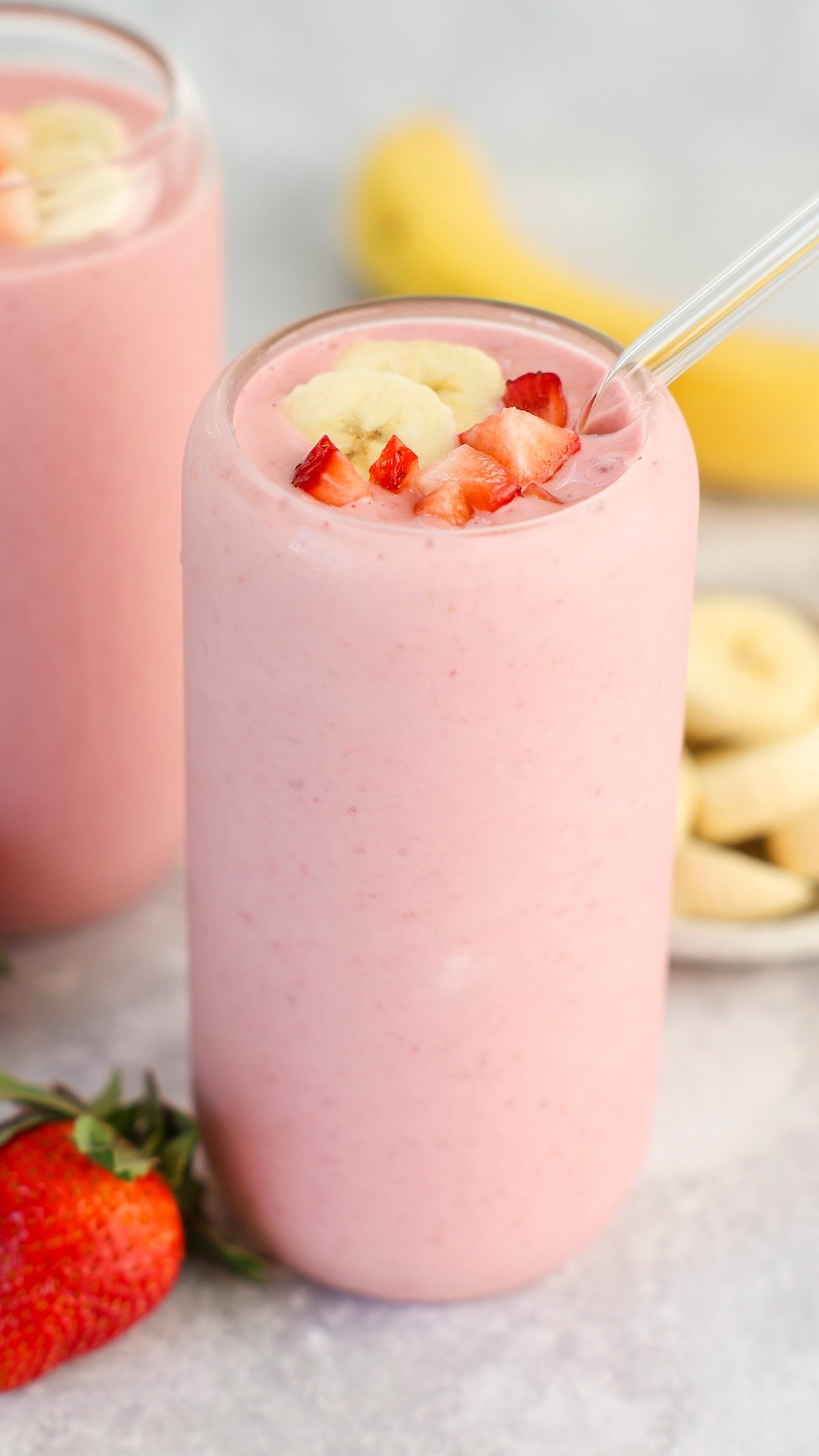 Naturally Sweet Strawberry Banana Smoothie: Healthy & Creamy